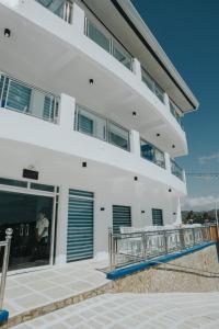 santiago cove hotel and restaurant