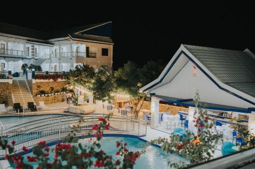 santiago cove hotel and restaurant