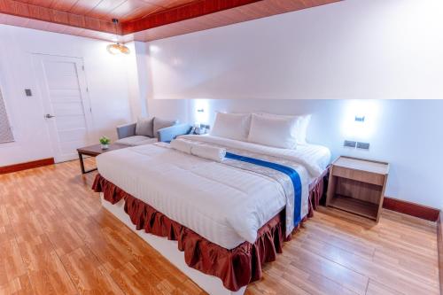 santiago cove hotel and restaurant