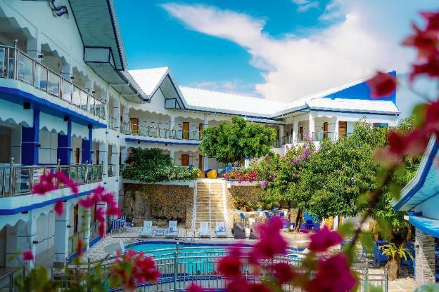 santiago cove hotel and restaurant