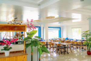 Santiago Cove Hotel And Restaurant,,0 star