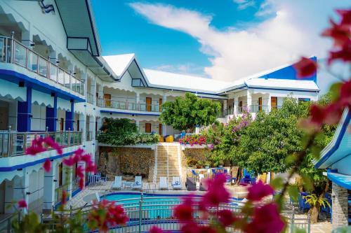 santiago cove hotel and restaurant