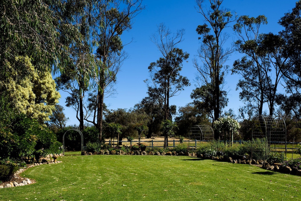 fairlawn estate