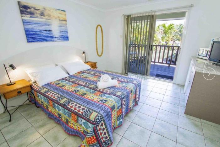 agnes palms beachside apartments