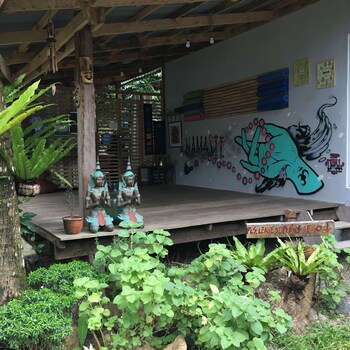 kahanamoku bed and breakfast