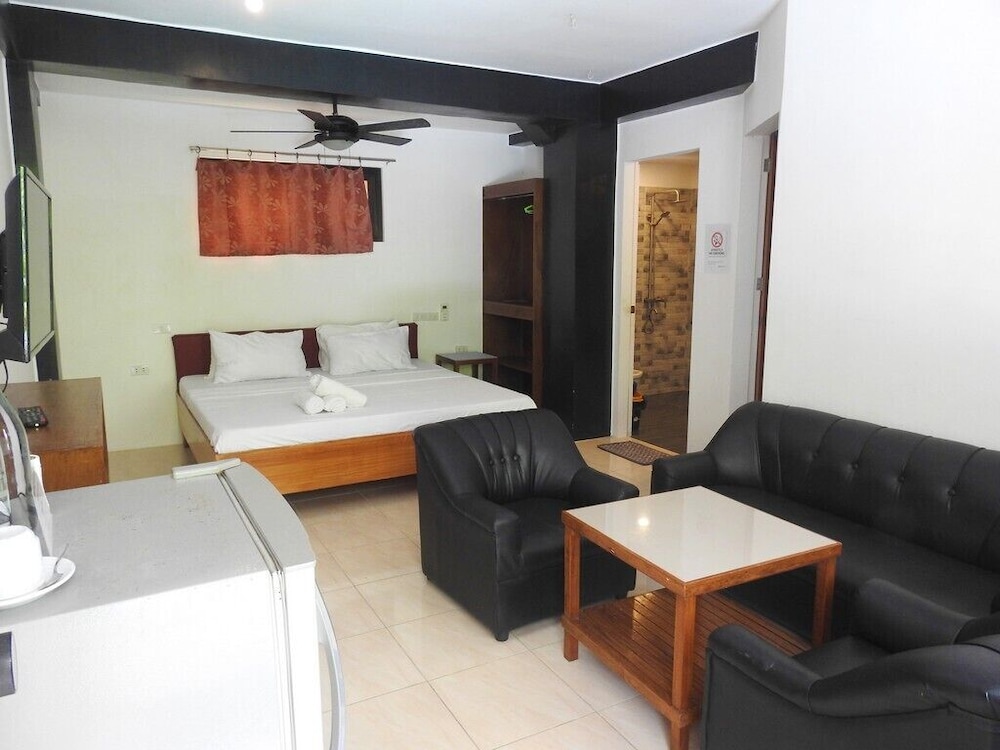 jalyns resort and restaurant