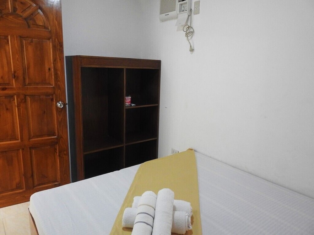 jalyns resort and restaurant