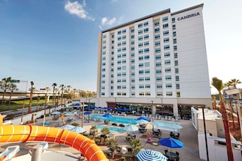 cambria hotel and suites anaheim resort area