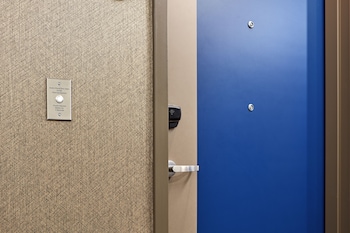 cambria hotel and suites anaheim resort area