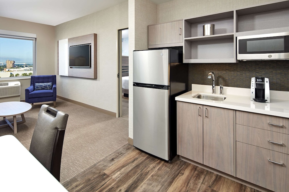 cambria hotel and suites anaheim resort area