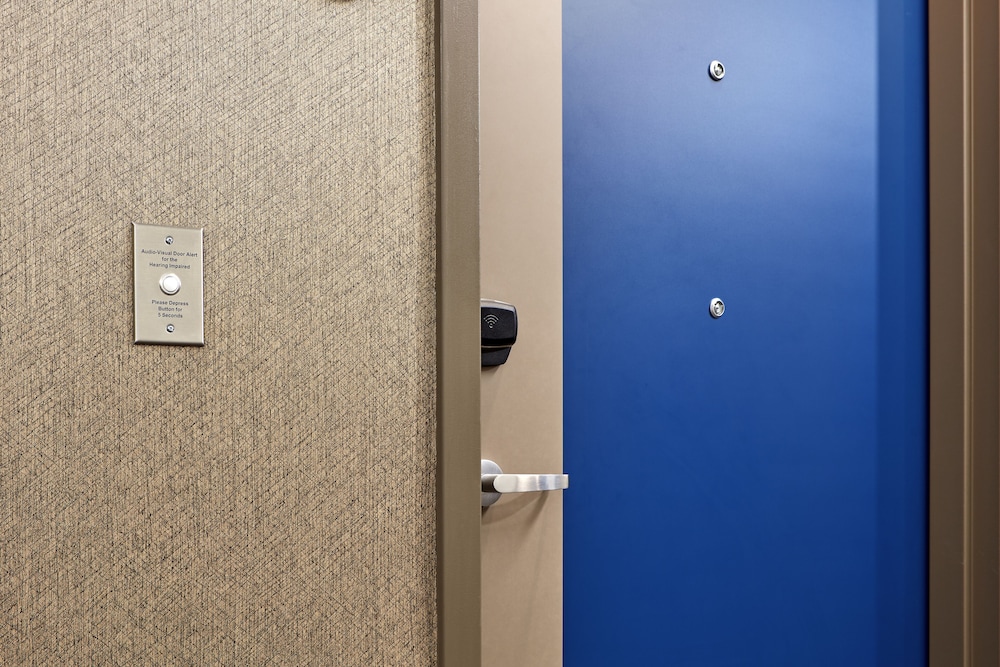 cambria hotel and suites anaheim resort area