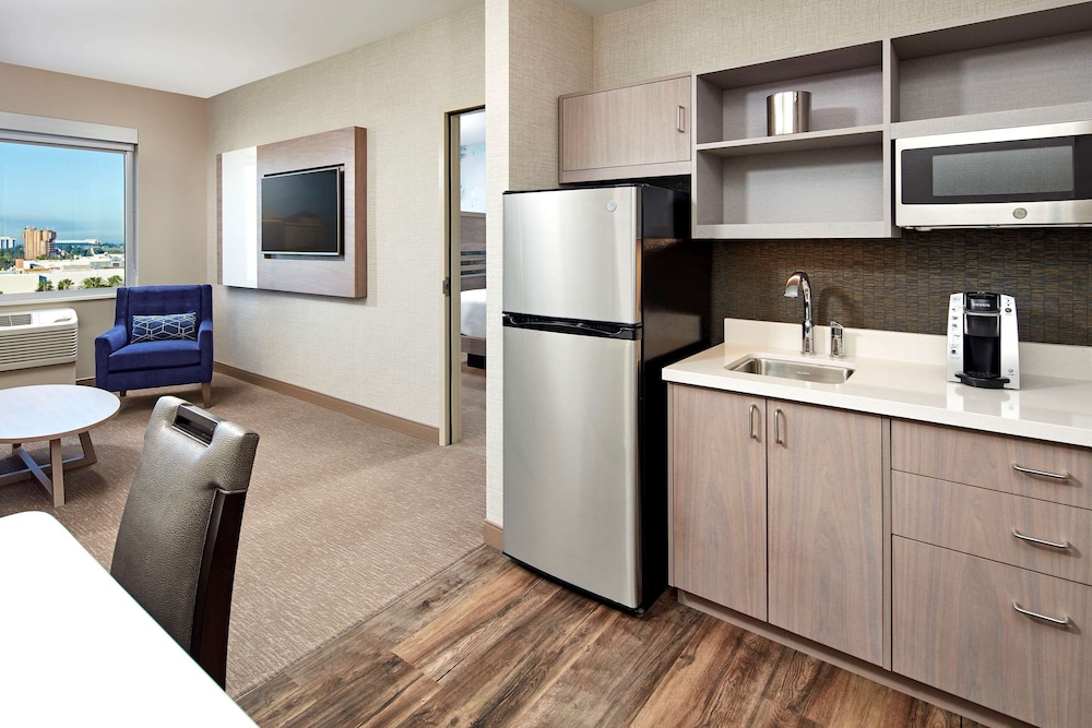 cambria hotel and suites anaheim resort area