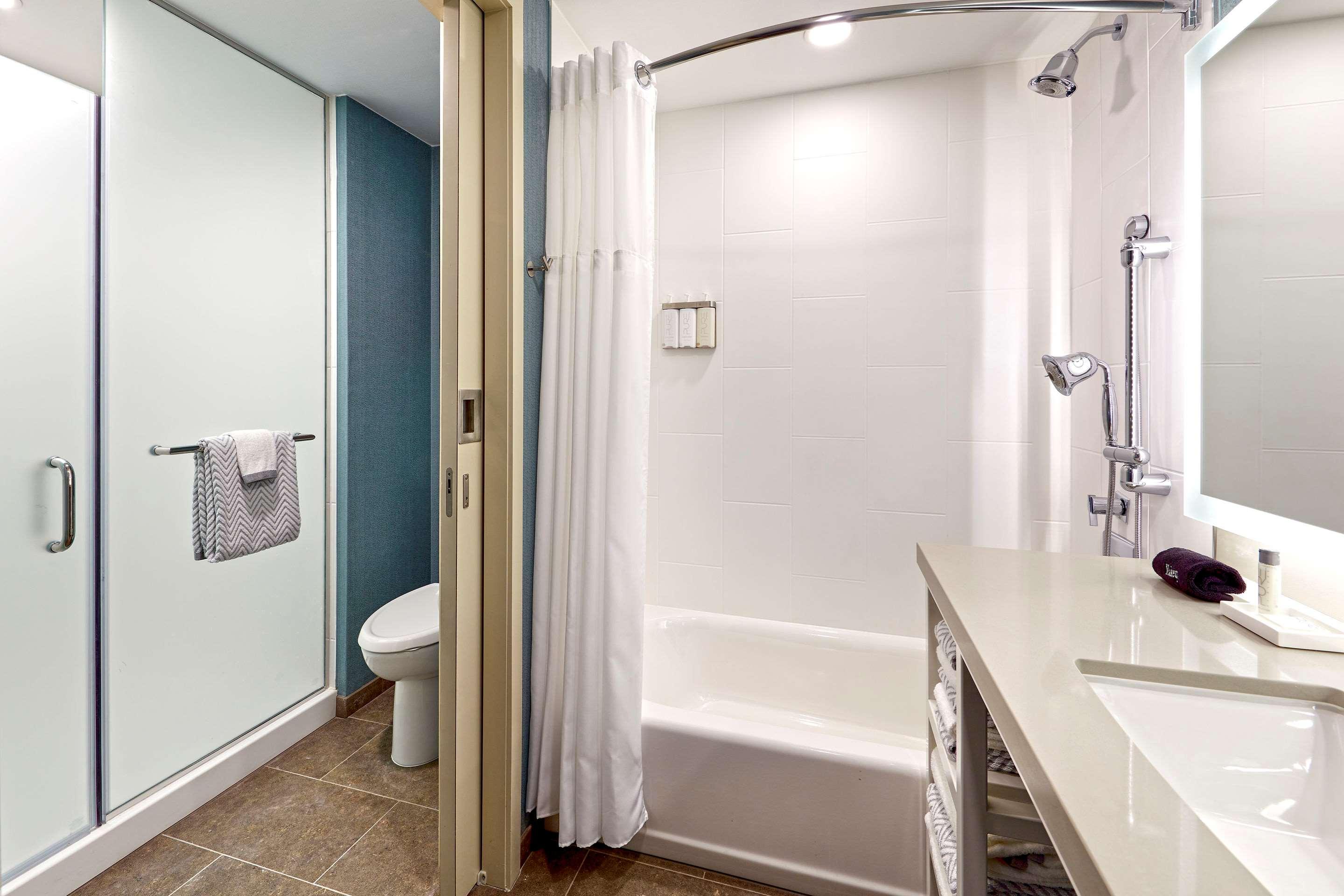 cambria hotel and suites anaheim resort area