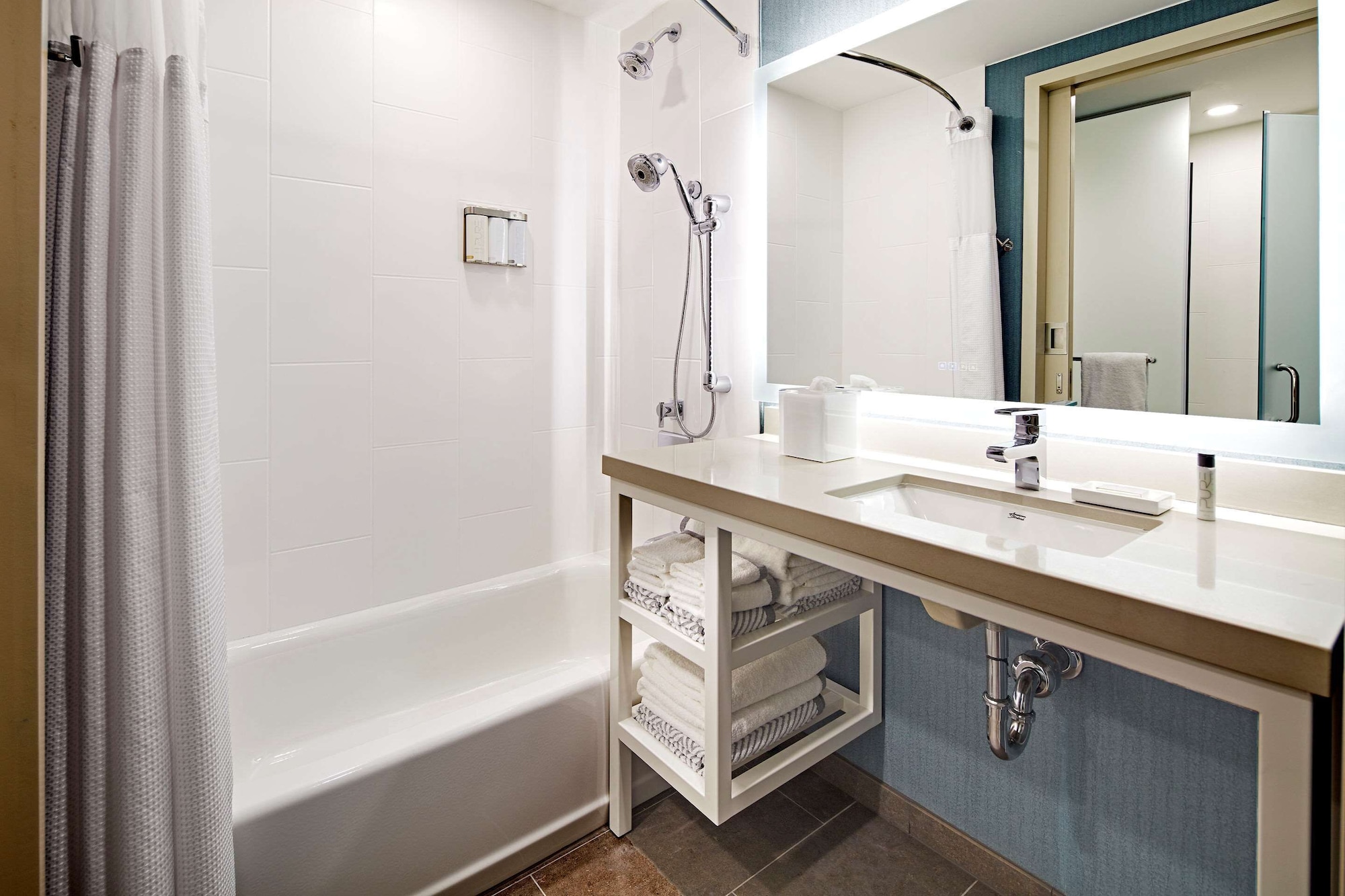 cambria hotel and suites anaheim resort area