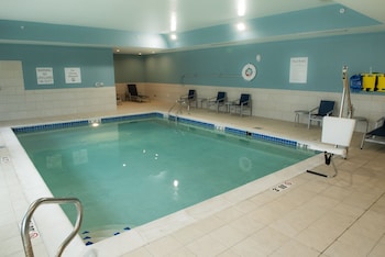 Holiday Inn Express And Suites Warsaw E Center,Goshen>>Brownsburg,2.5 star