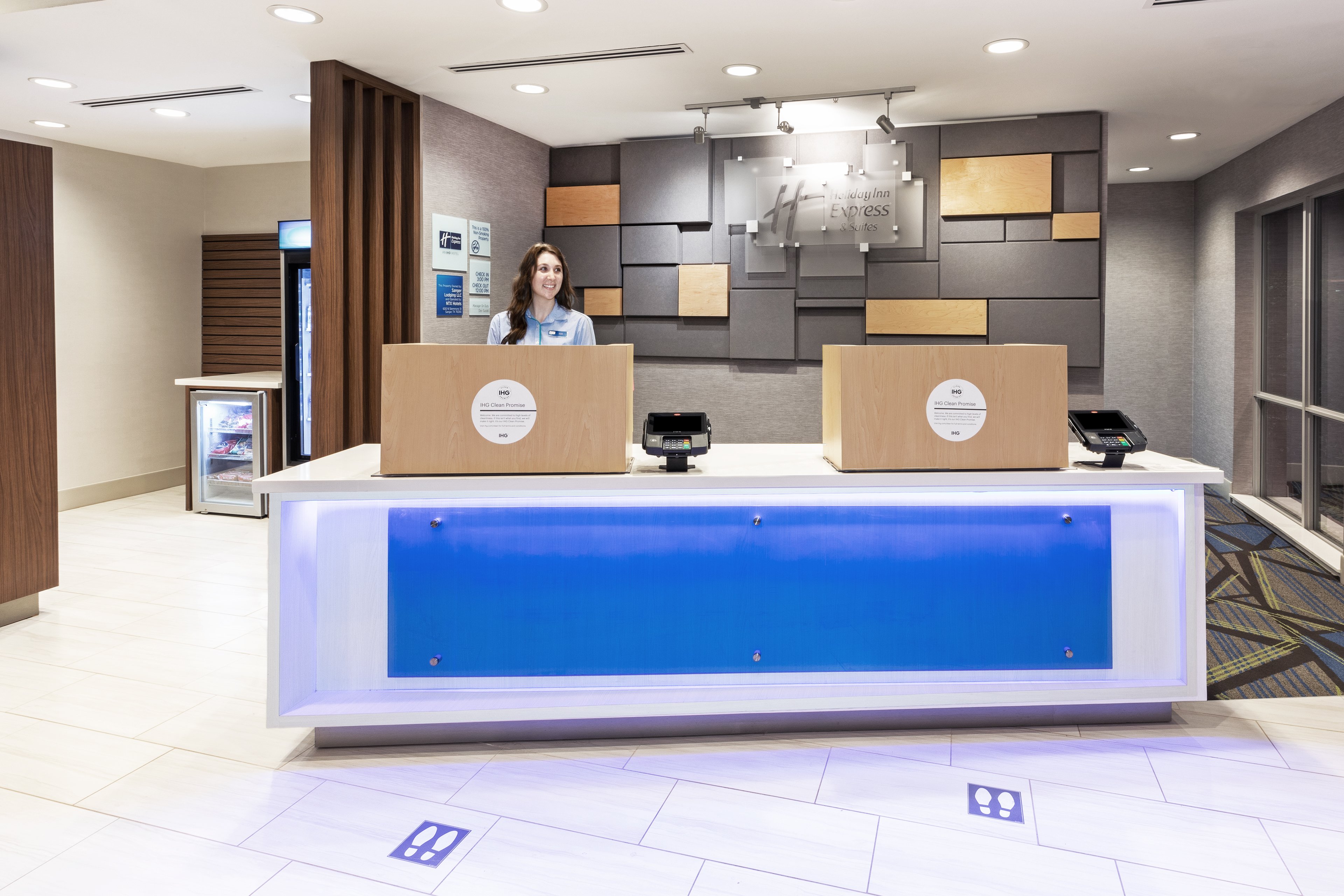 holiday inn express and suites denton sanger
