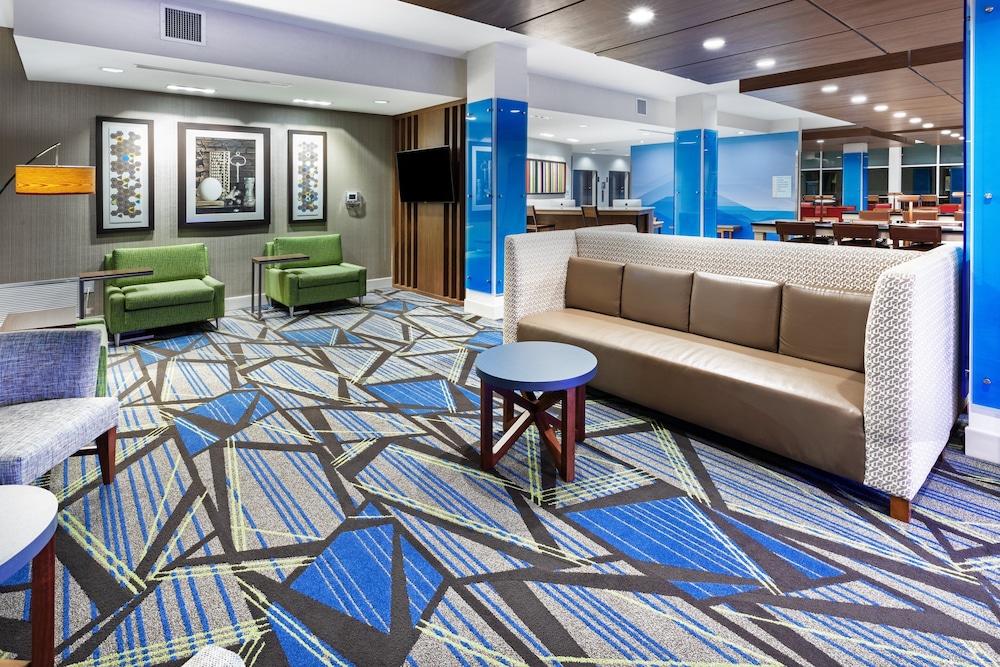 holiday inn express and suites denton sanger