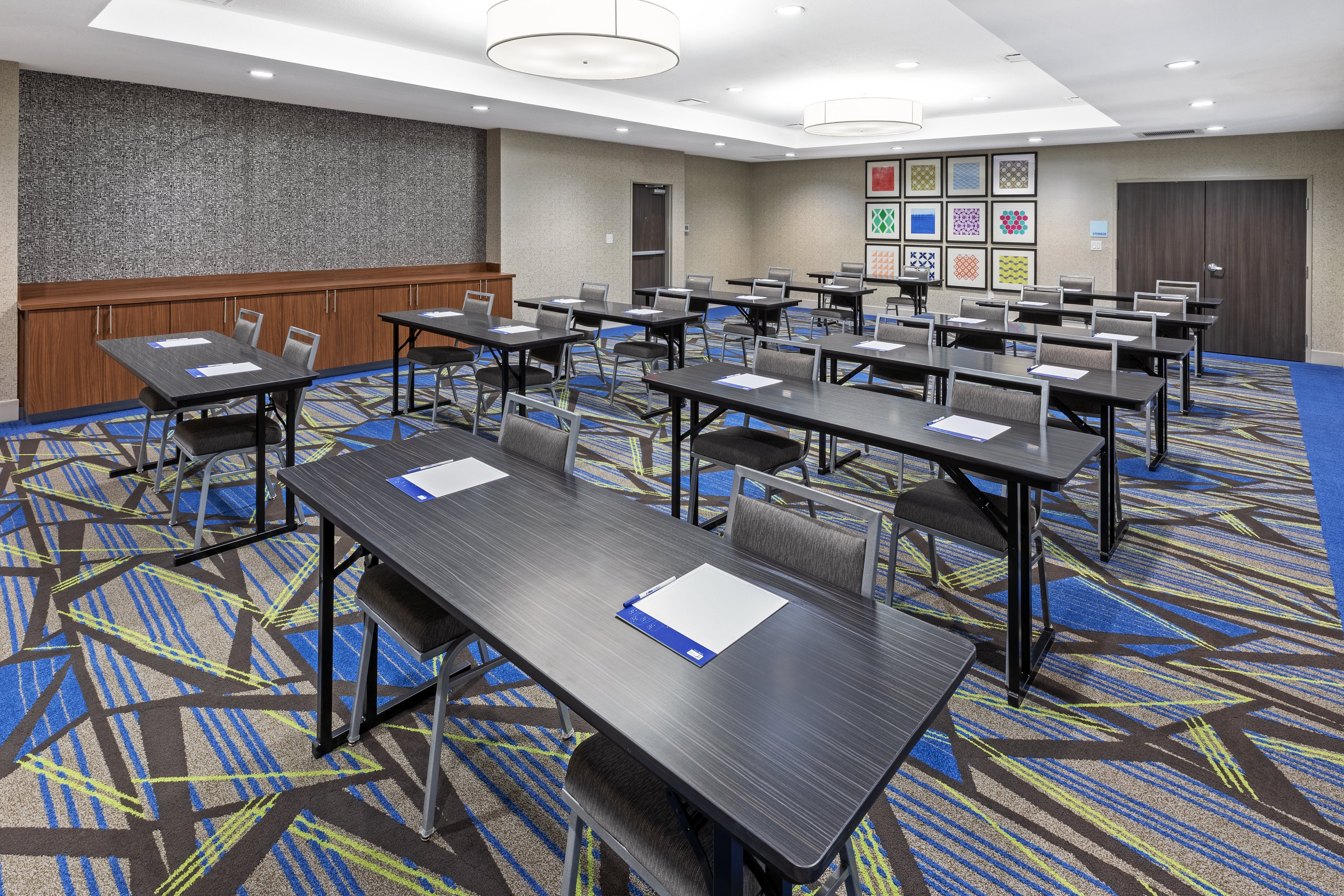 holiday inn express and suites denton sanger