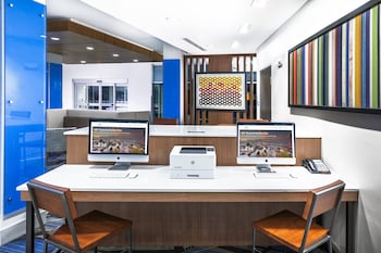 holiday inn express and suites denton sanger