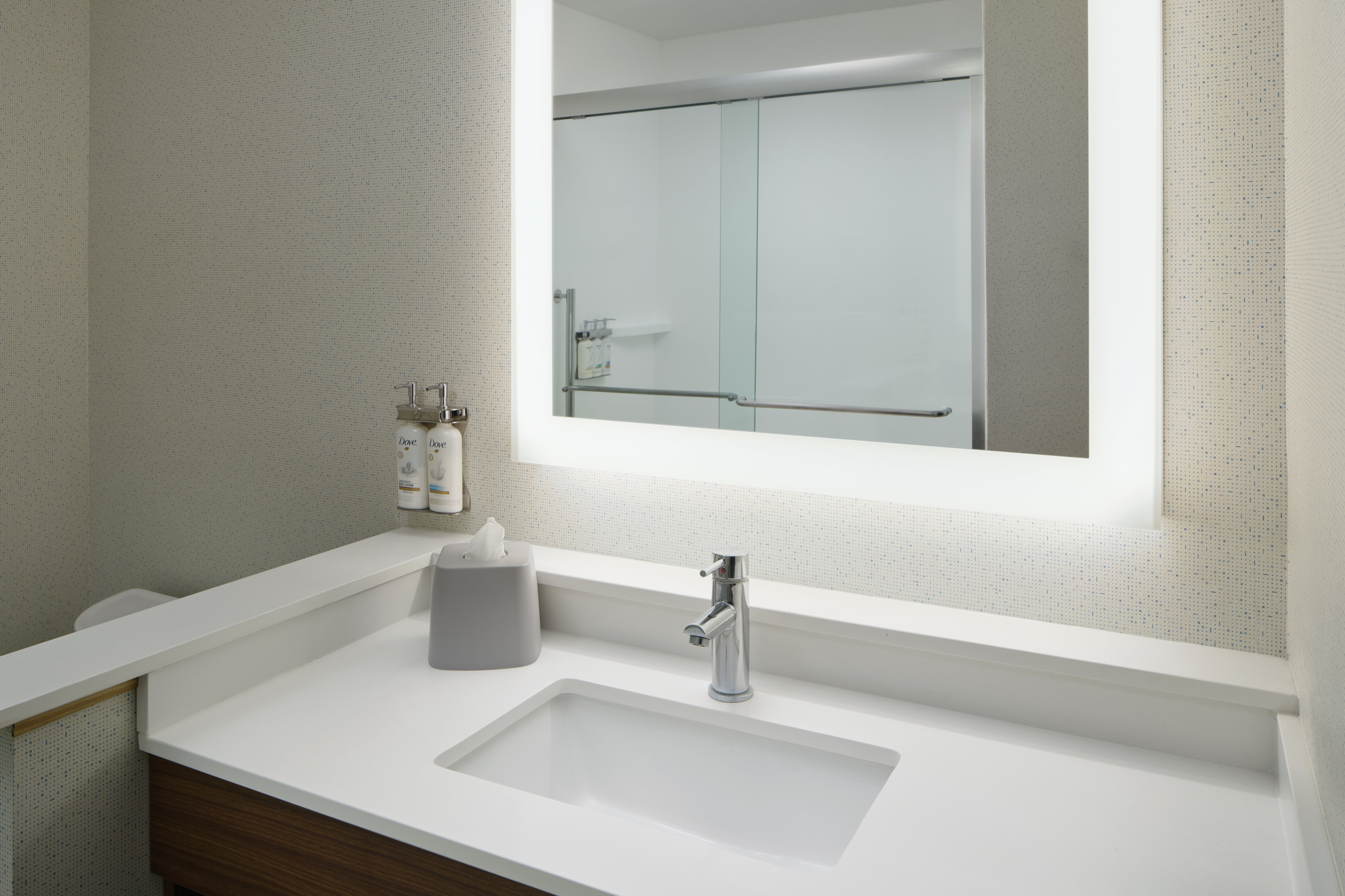 holiday inn express and suites brunswick an ihg hotel