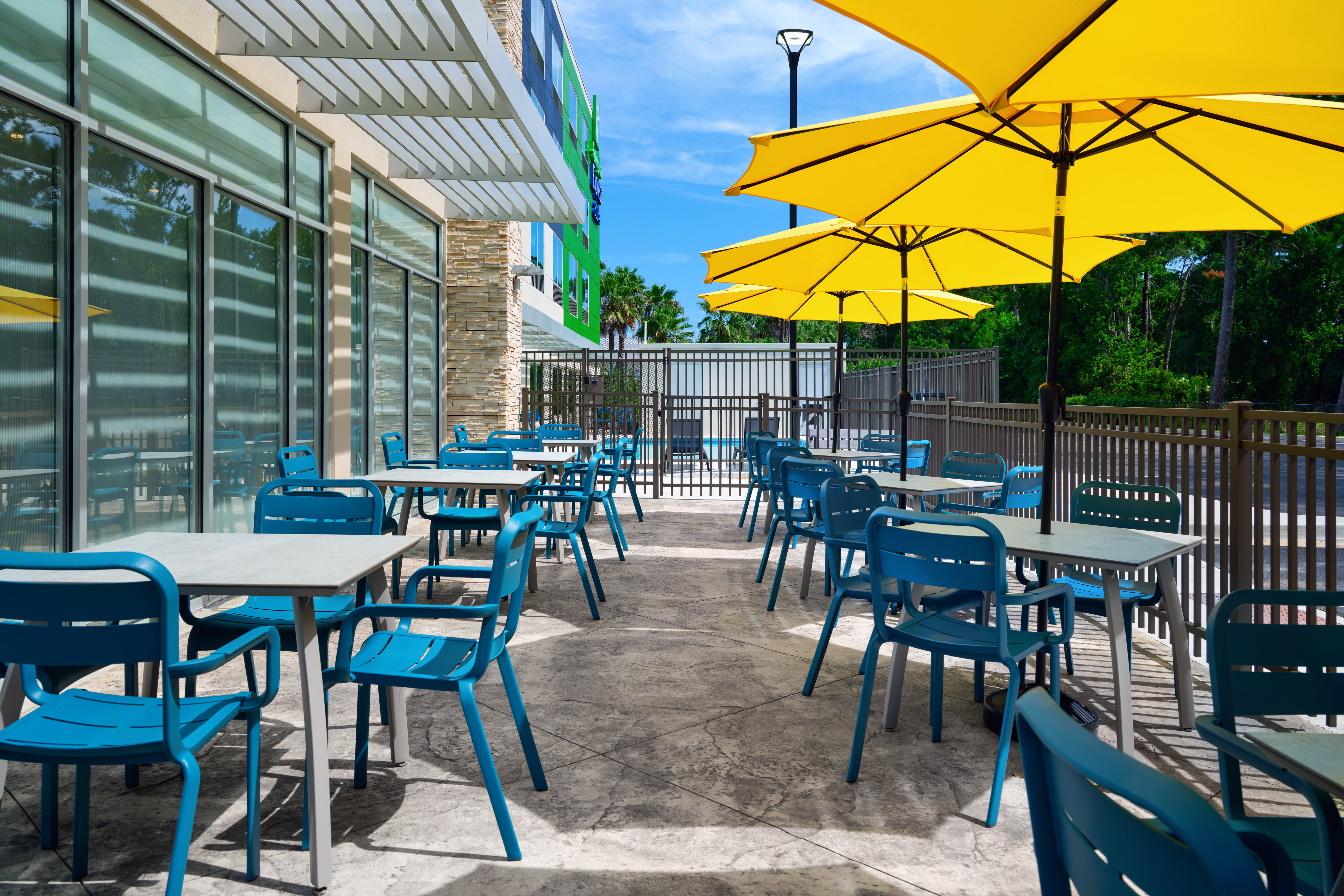 holiday inn express and suites brunswick an ihg hotel