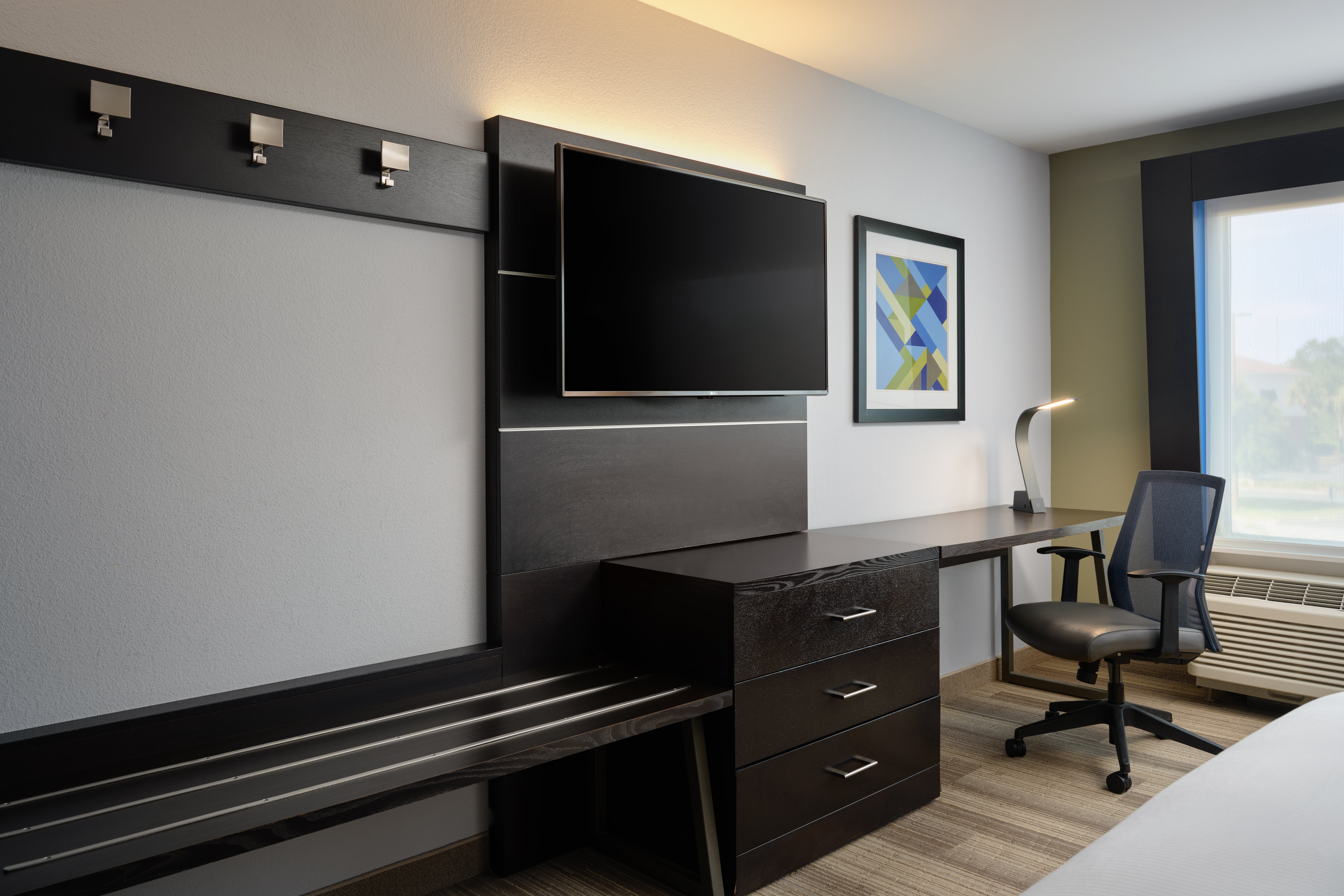 holiday inn express and suites brunswick an ihg hotel