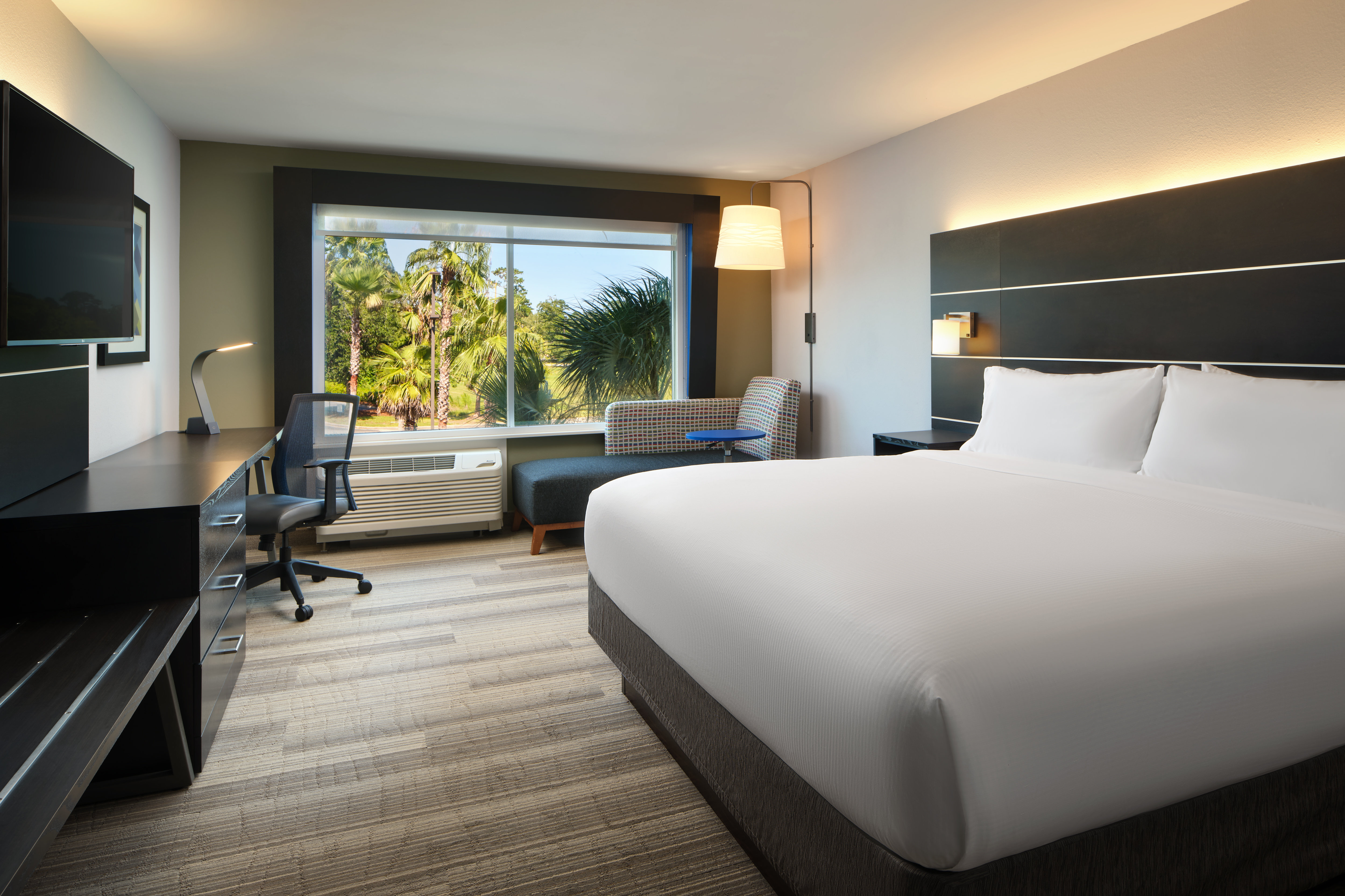 holiday inn express and suites brunswick an ihg hotel
