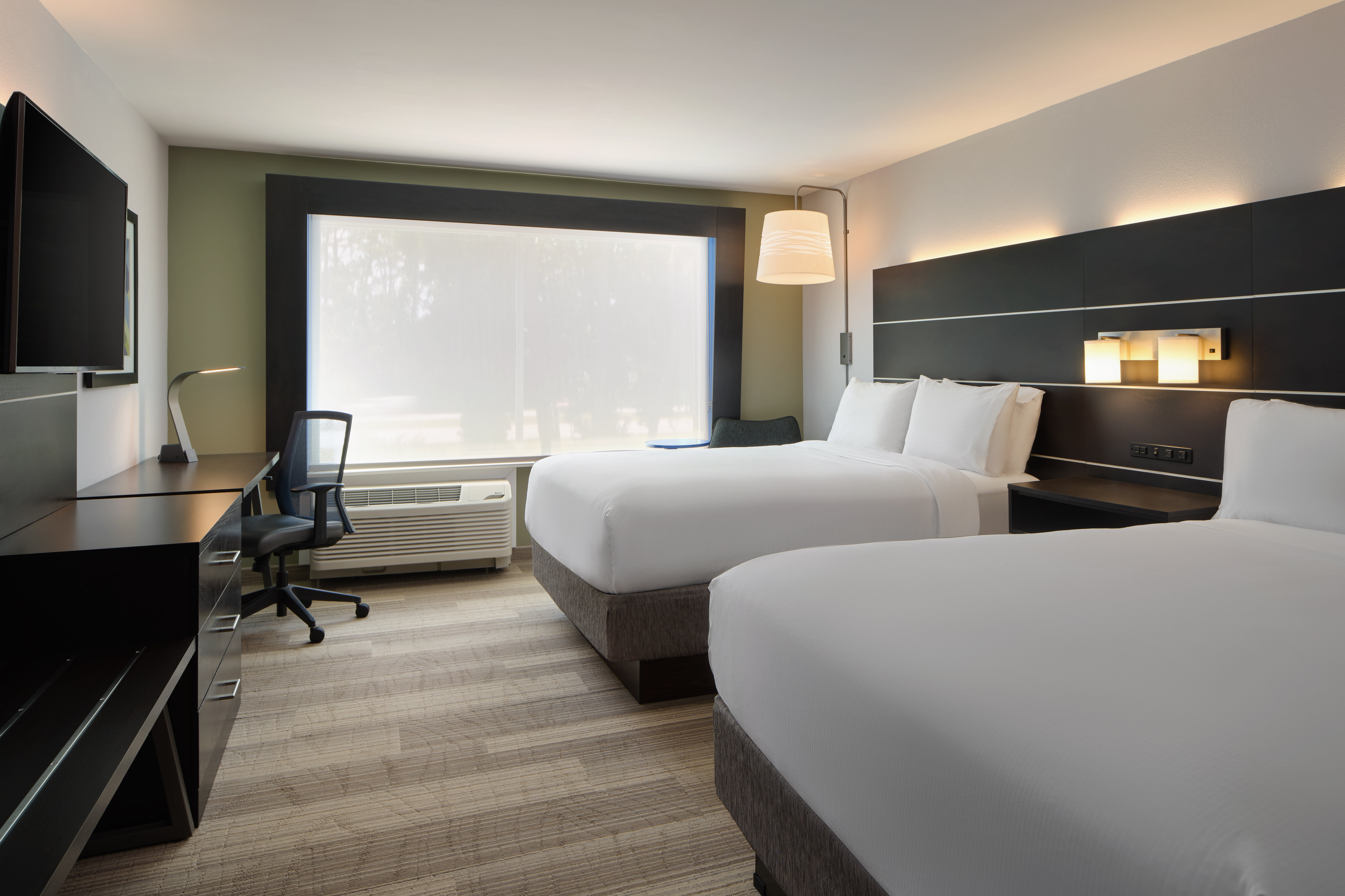 holiday inn express and suites brunswick an ihg hotel
