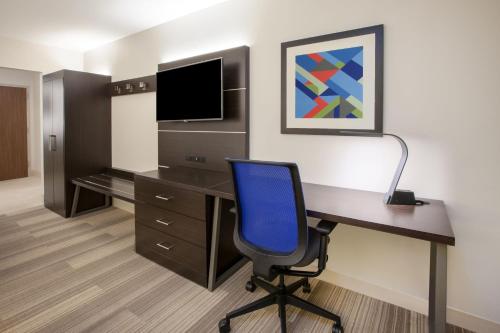 holiday inn express and suites brunswick an ihg hotel