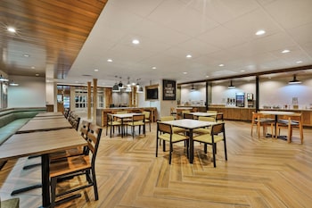fairfield inn and suites by marriott kalamazoo