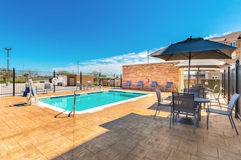 Fairfield Inn & Suites By Marriott Corpus Christi Central,Flour Bluff Junction>>Corpus Christi,2.5 star