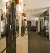 eight hotel paraggi