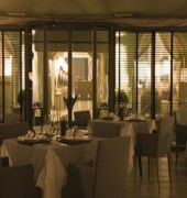 eight hotel paraggi