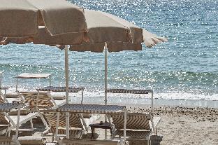 eight hotel paraggi
