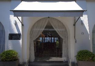 eight hotel paraggi