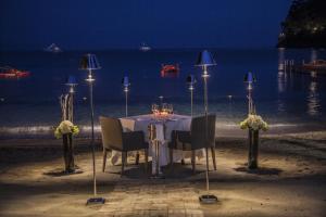 eight hotel paraggi