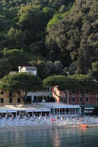 eight hotel paraggi