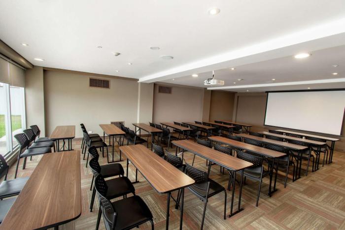 hampton by hilton lima san isidro