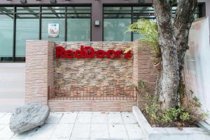 reddoorz plus evangelista street makati
