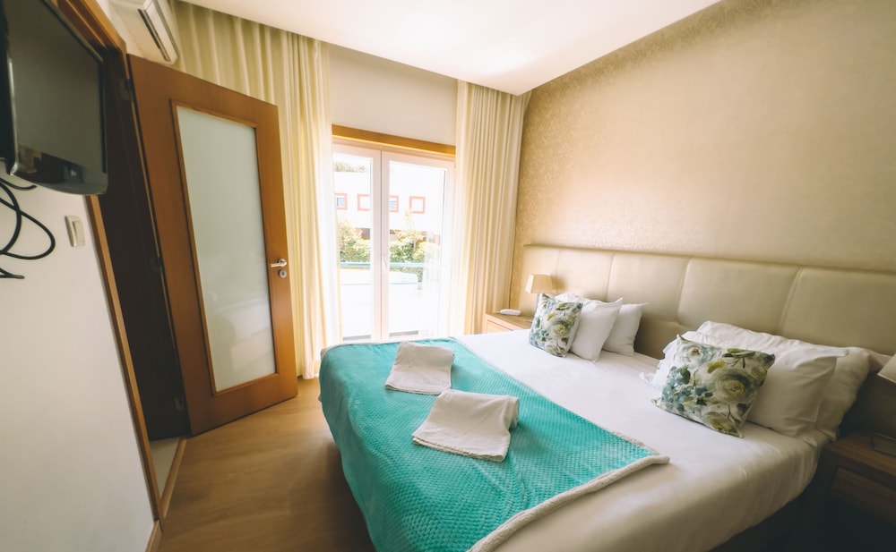 laurus hotel