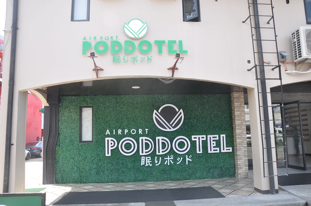 airport poddotel