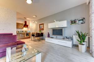 grand apartments aqua