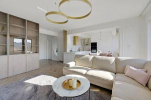grand apartments aqua