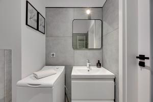 grand apartments aqua