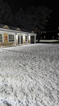Knights Inn Bracebridge,Huntsville>>Bracebridge,2 star