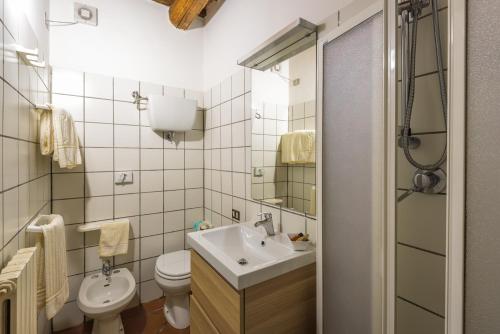 La Casa Delle Querce,Cervognano Montenero>>Acquaviva,3 star