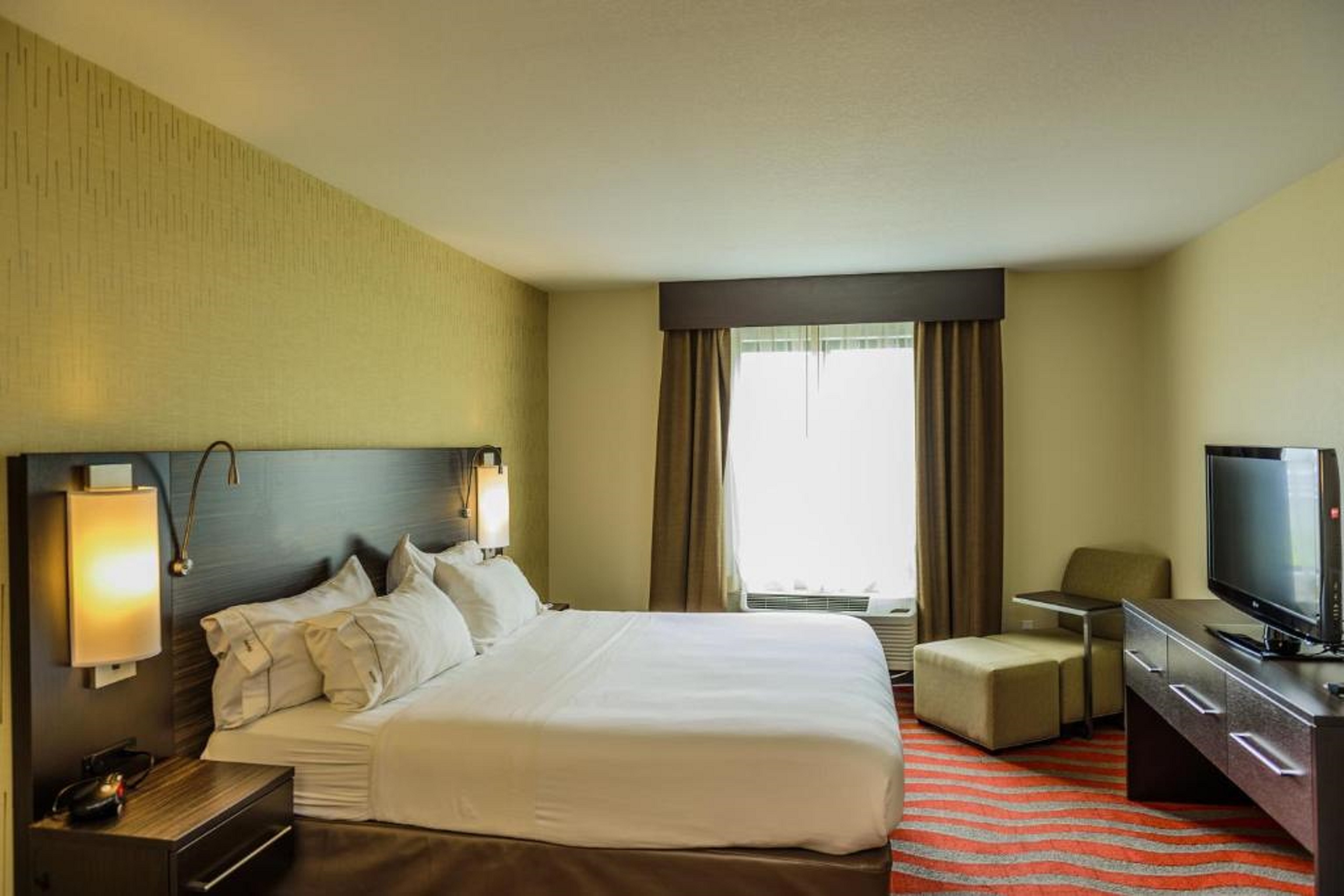 holiday inn express bradford by ihg