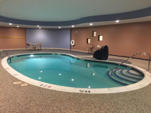 holiday inn express bradford by ihg