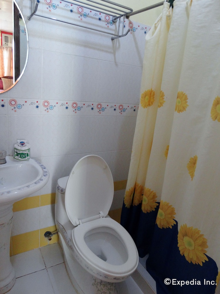 dlucky garden inn and suites