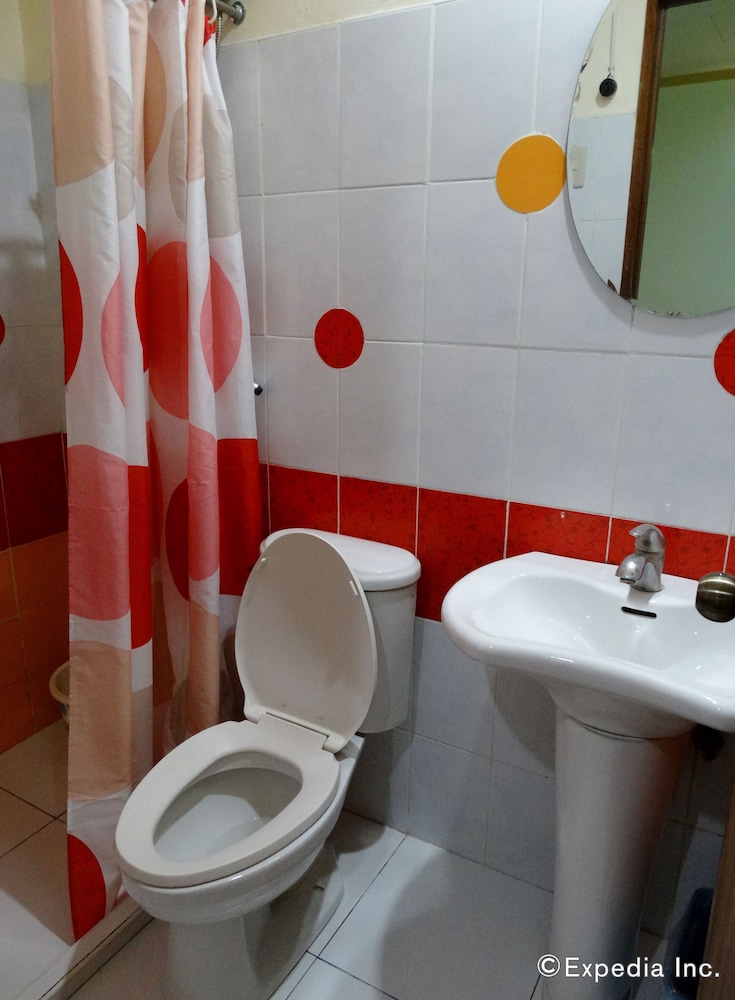 dlucky garden inn and suites